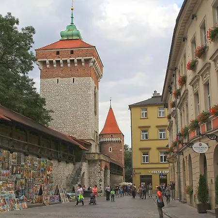 Attractive Oldtown Near Thetrain Station Apartment *