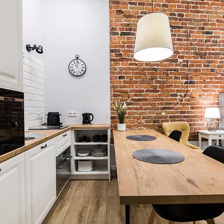 Attractive Oldtown Near Thetrain Station Apartment